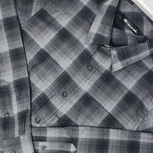 Travis Mathew Flannel Shirt Men' s Small‎ Gray Plaid Button Up Lightweight EUC